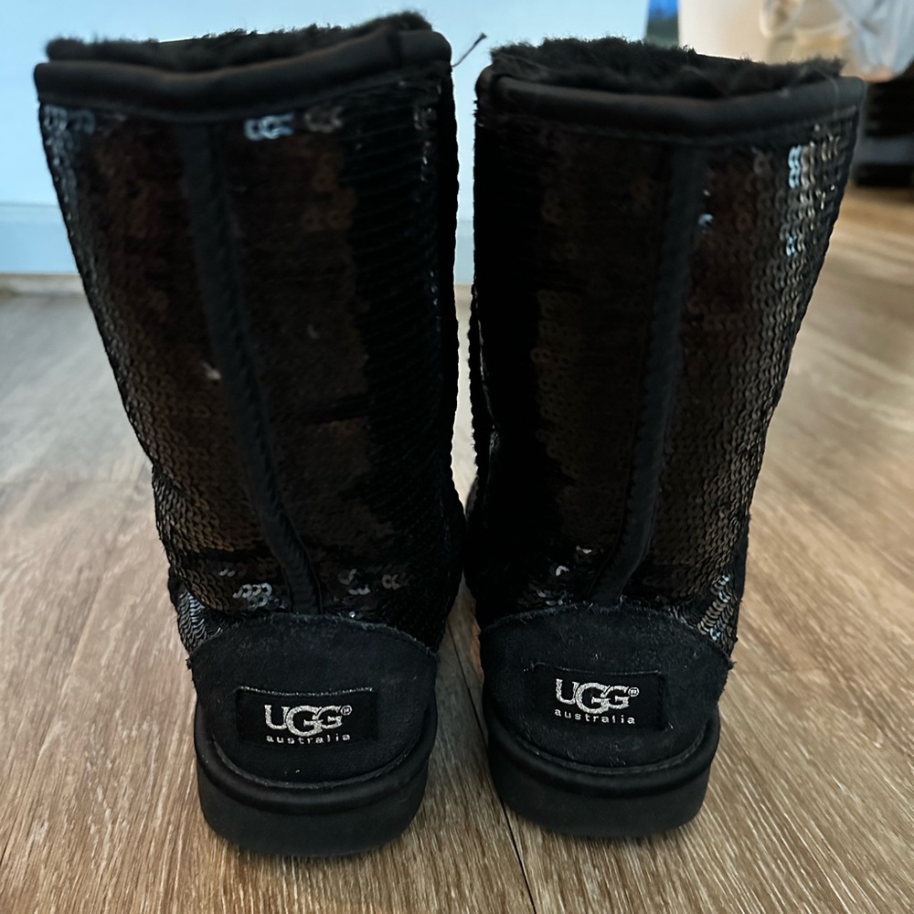Size 6 Black Sequin Uggs